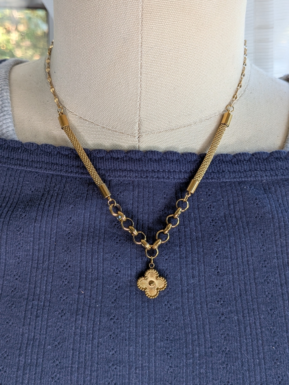 Gold Tone Stainless Steel Clover Pendant Mixed Chain Mesh Link Necklace